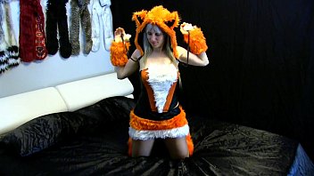 fox dame costume with beige stocking