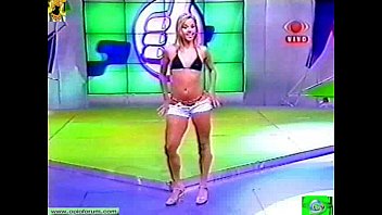 Paloma Fiuza striptease white shorts