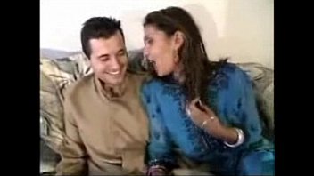 naseem sindhi female uber-sexy converse with her boyfriend pt1