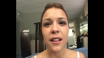 Katie Thomas traga semen sexo anal